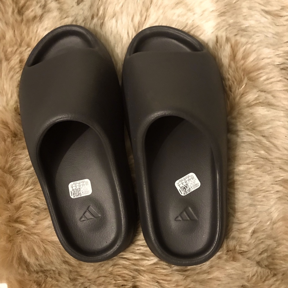 Onyx Yeezy Slides